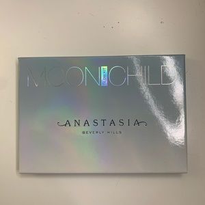 Anastasia Beverly Hills Moonchild